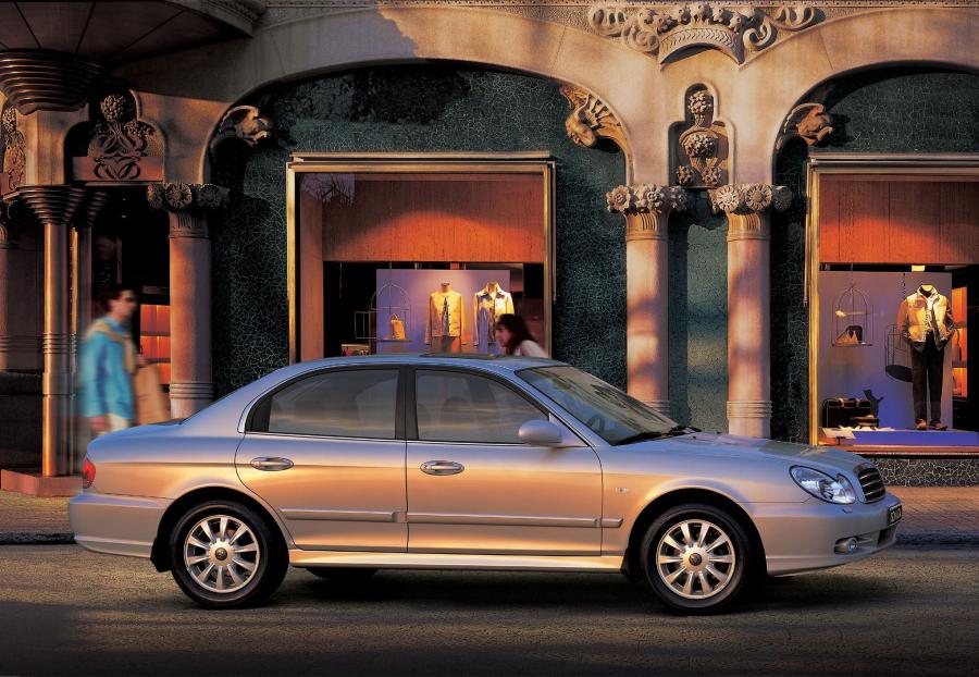  Hyundai Sonata 2004 года  (фото 33 из 58)
